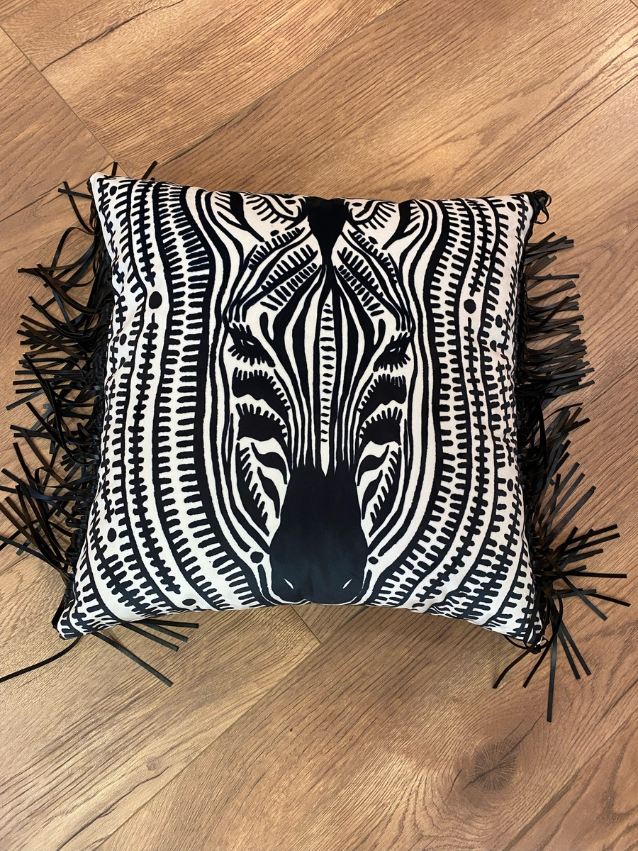 Coussin carr  franges