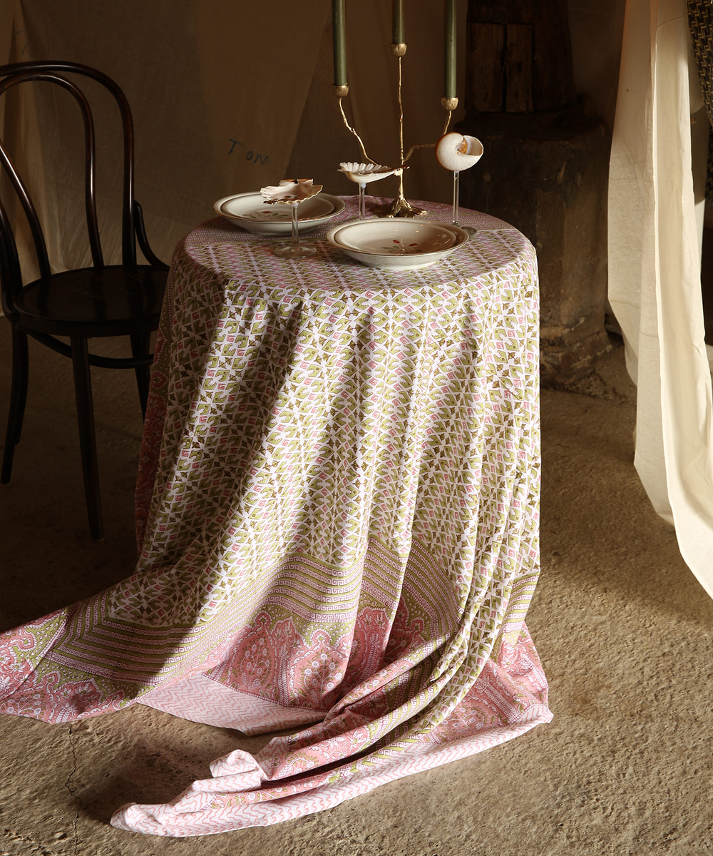 Nappe,plaid,dessus de lit/ T:S