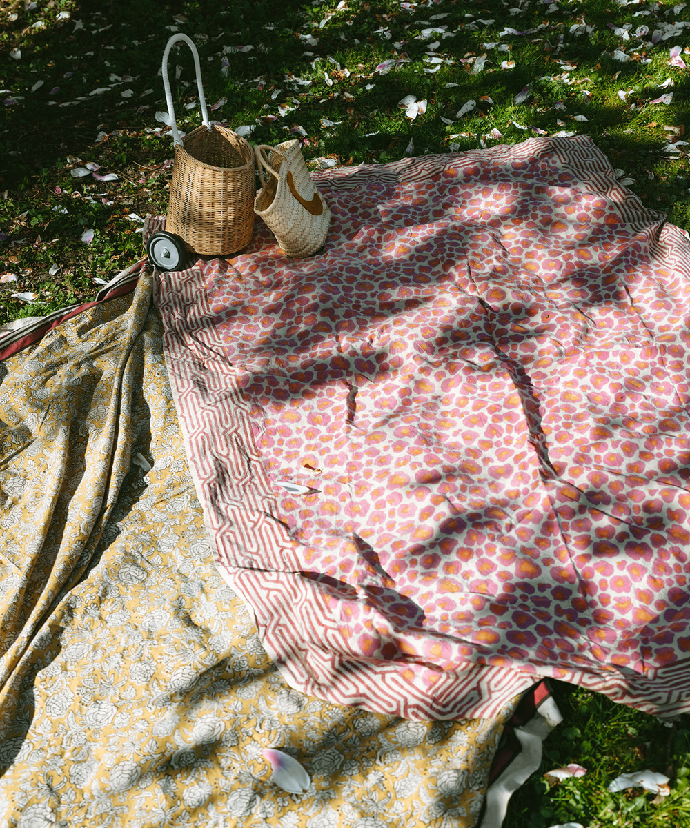 Nappe,plaid,dessus de lit