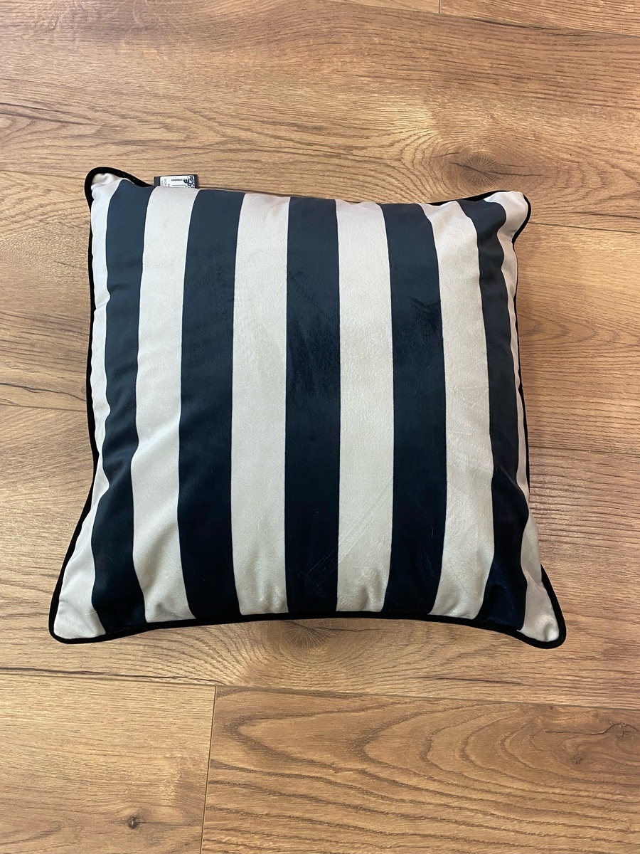 Coussin carr en velours